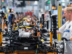 Reliance, Ola & Rajesh Exports sign program agreement under PLI scheme for battery manufacturing￼